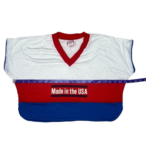 VINTAGE 80s Made in the USA Oversized Boxy Cropped Color Block V Neck T shirt - Picture 2 of 8